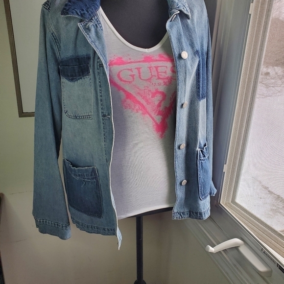 Old Navy Jean Jacket, Distressed with Pocket Blocking Size Large - Picture 6 of 11